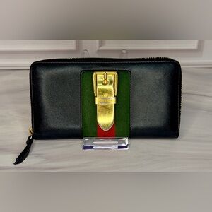 Gucci Sylvie Sherry Line Buckle Zip Around Wallet | Navy | Entrupy COA